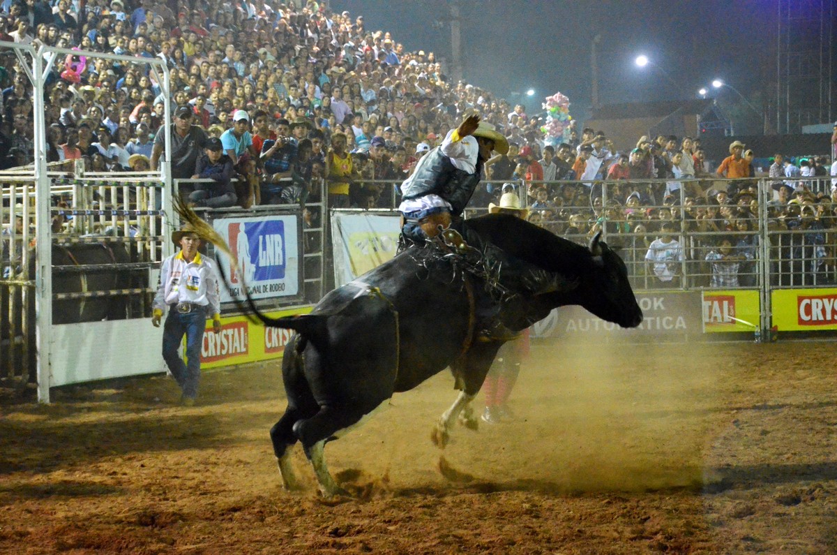 Abertura do rodeio 2017 ocorre na Arena da Expoacre nesta sexta (28 ...