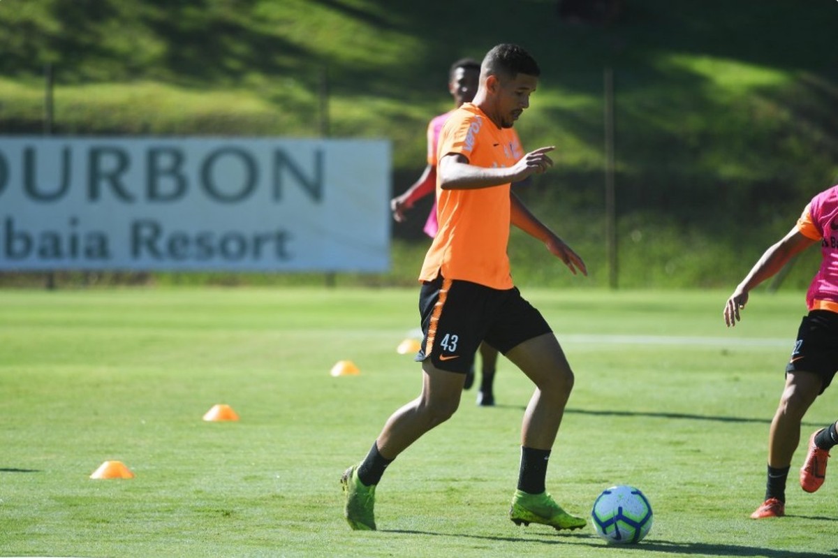 Pedro Henrique é decisivo na classificação do Sepahan na Copa do Irã