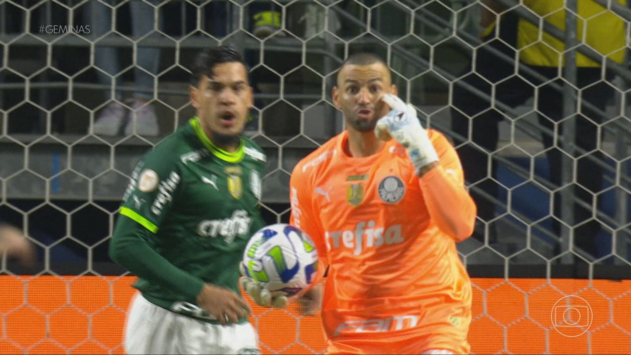 Flamengo vence com gol de letra; Palmeiras d&aacute; show e atropela o Gr&ecirc;mio