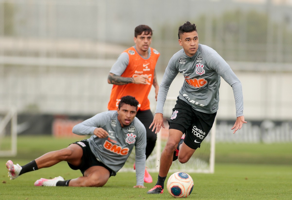 Diretor diz que Corinthians tem recursos para pagar por Cantillo e