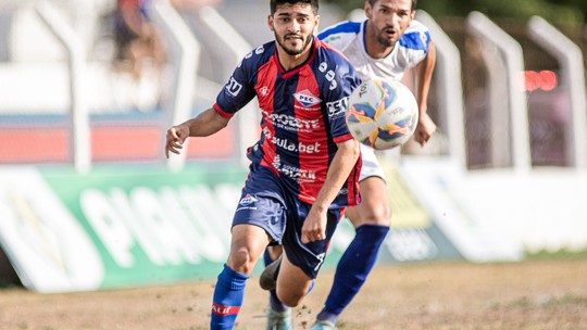 Atacante do Piauí, Gleisinho elogia evolução da equipe, mas adota cautela: "Pés no chão"