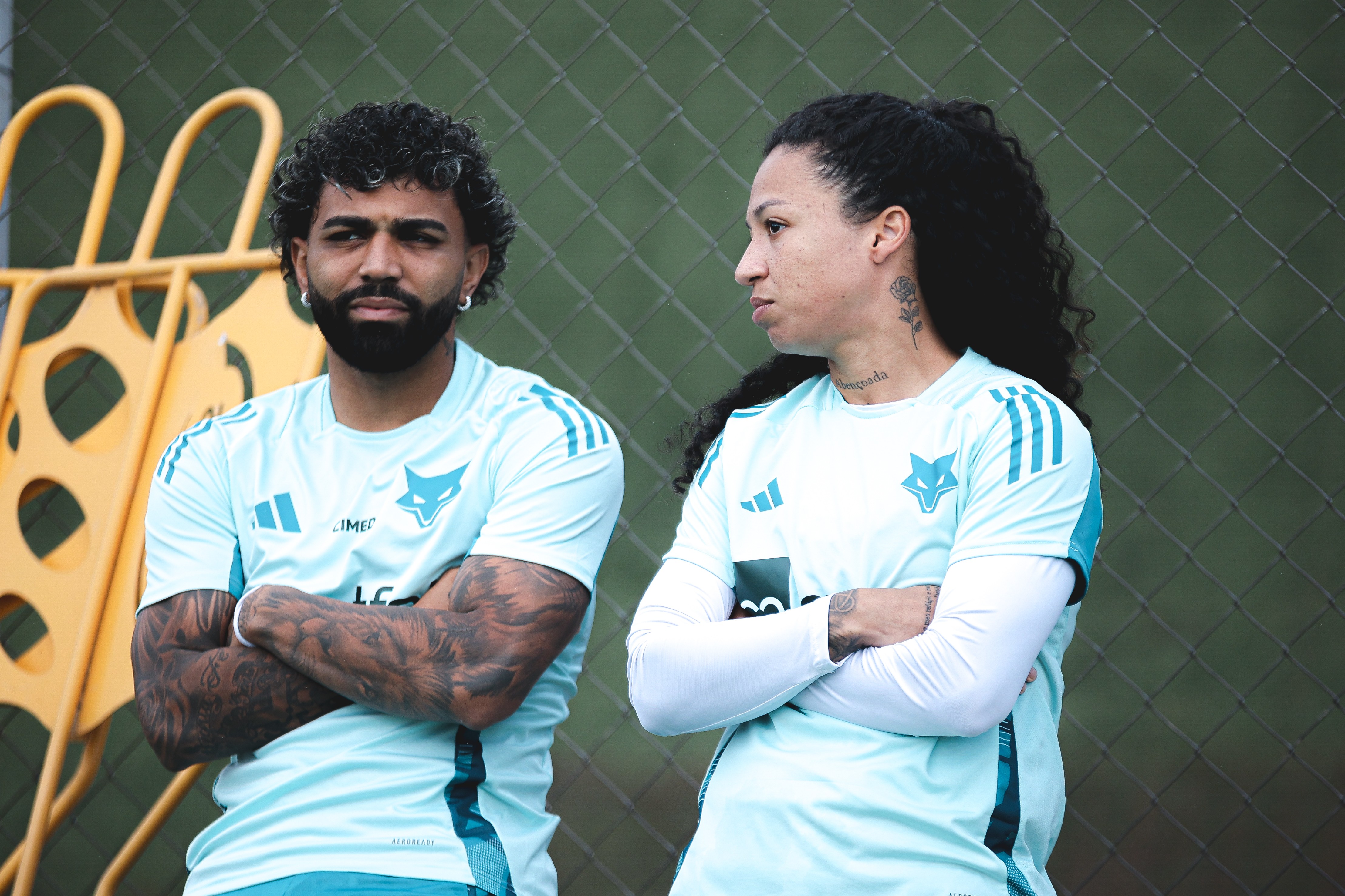 Gabigol planeja ser CEO no futebol feminino após aposentadoria.