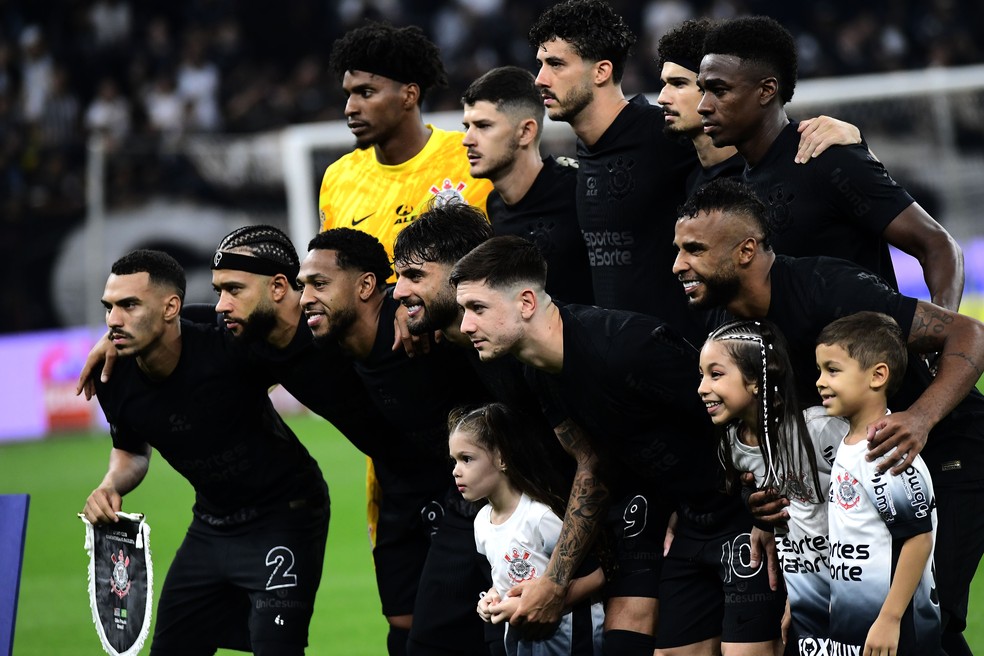 Time do Corinthians antes do jogo contra o Palmeiras
