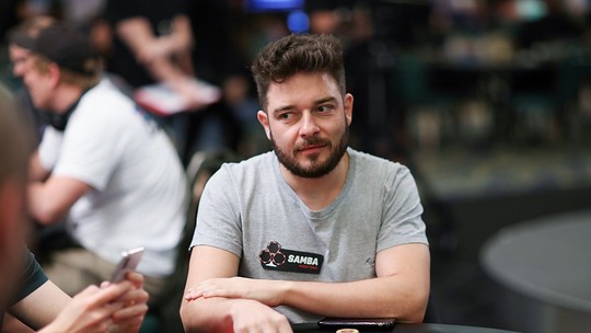 Poker: Fabiano Kovalski ficapingol betquintopingol bettorneio do EPT Paris