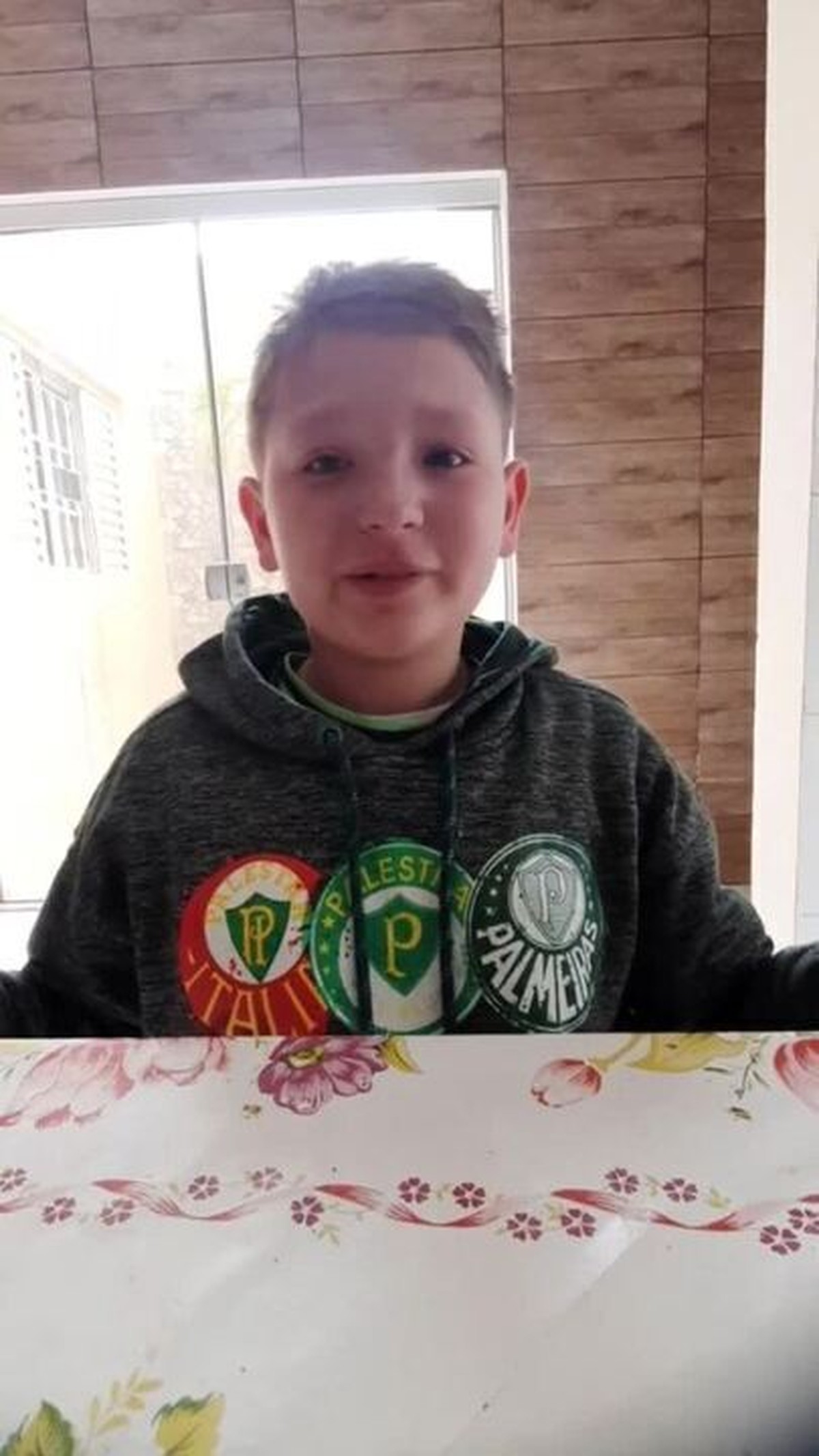 Choro viraliza, e torcedor-mirim do Palmeiras recupera foto com Veiga