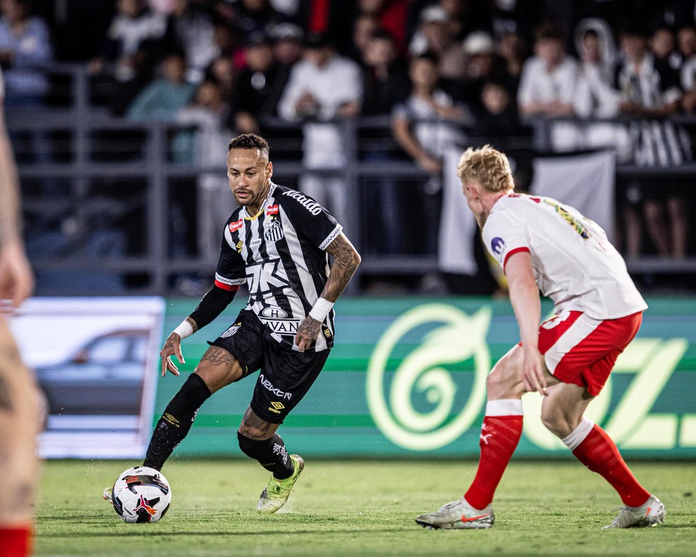 Neymar em Santos x RB Leipzig — Foto: Raul Baretta/Santos FC
