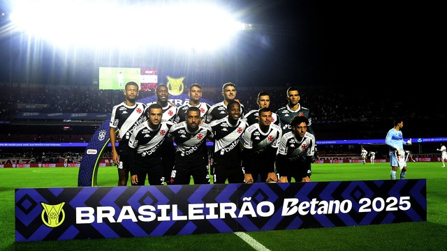 Em noite de Coutinho e Rayan, Vasco vence o São Paulo no Morumbis