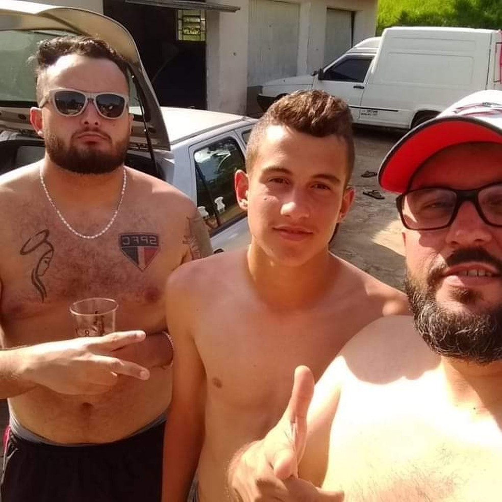 Luiz Fernando, o tio, Matheus Belém e Kleber, o pai, são unidos pelo São Paulo há anos — Foto: Arquivo Pessoal