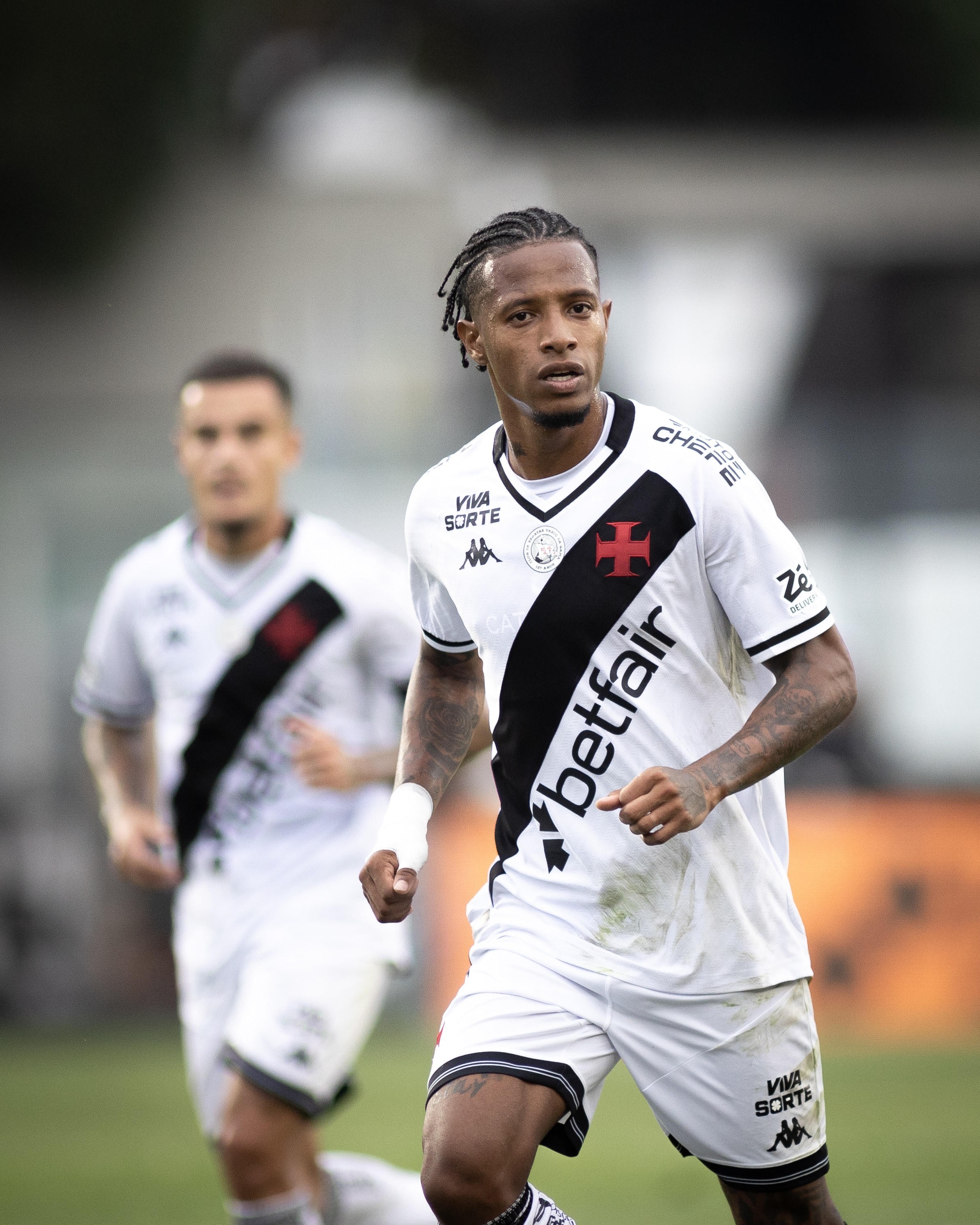 Tchê Tchê é desfalque do Vasco no clássico, e reforços ficam fora dos relacionados; veja lista 