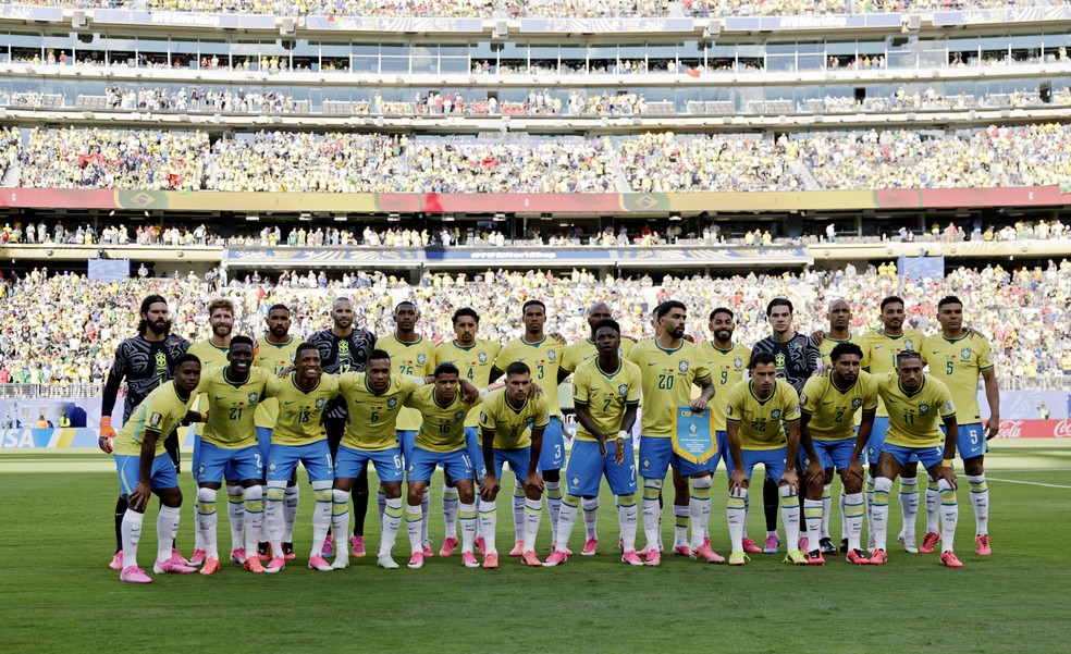 Time posado do Brasil Seleção para jogo com Marrocos — Foto: Jeenah Moon/Reuters