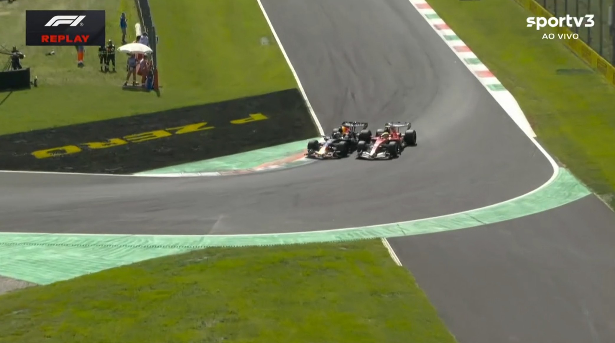 Hamilton e Verstappen quase batem em Monza 5 anos após choque no mesmo trecho