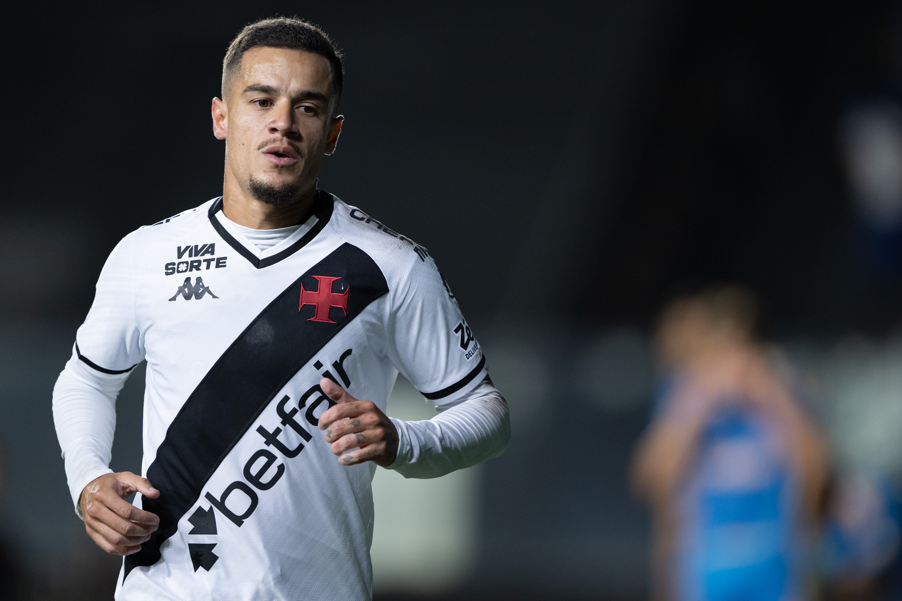 Coutinho se despede do Vasco após pressão da torcida