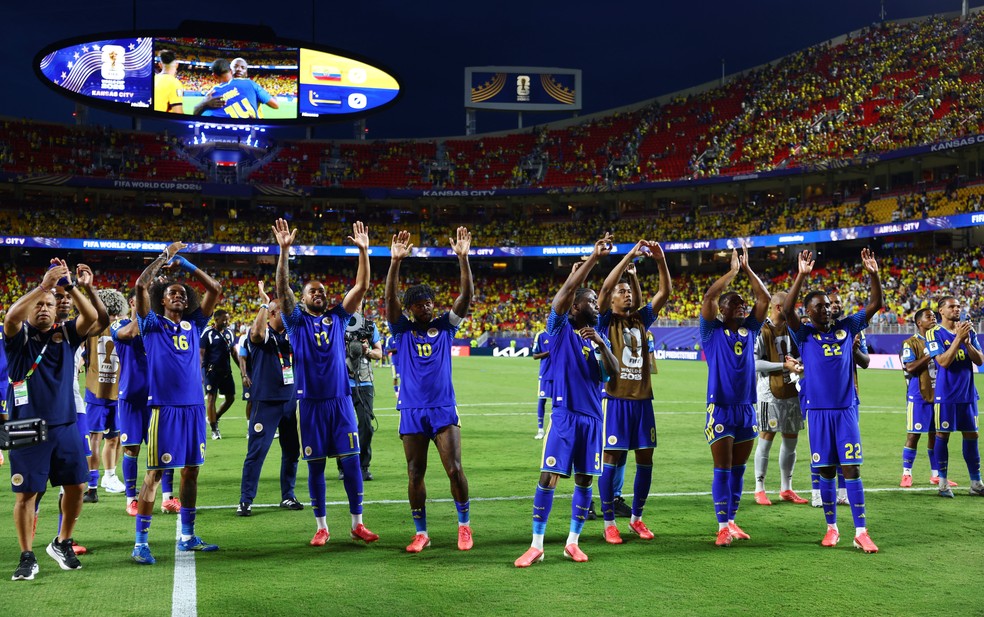 Jogadores de Curaçao celebram empate na Copa do Mundo