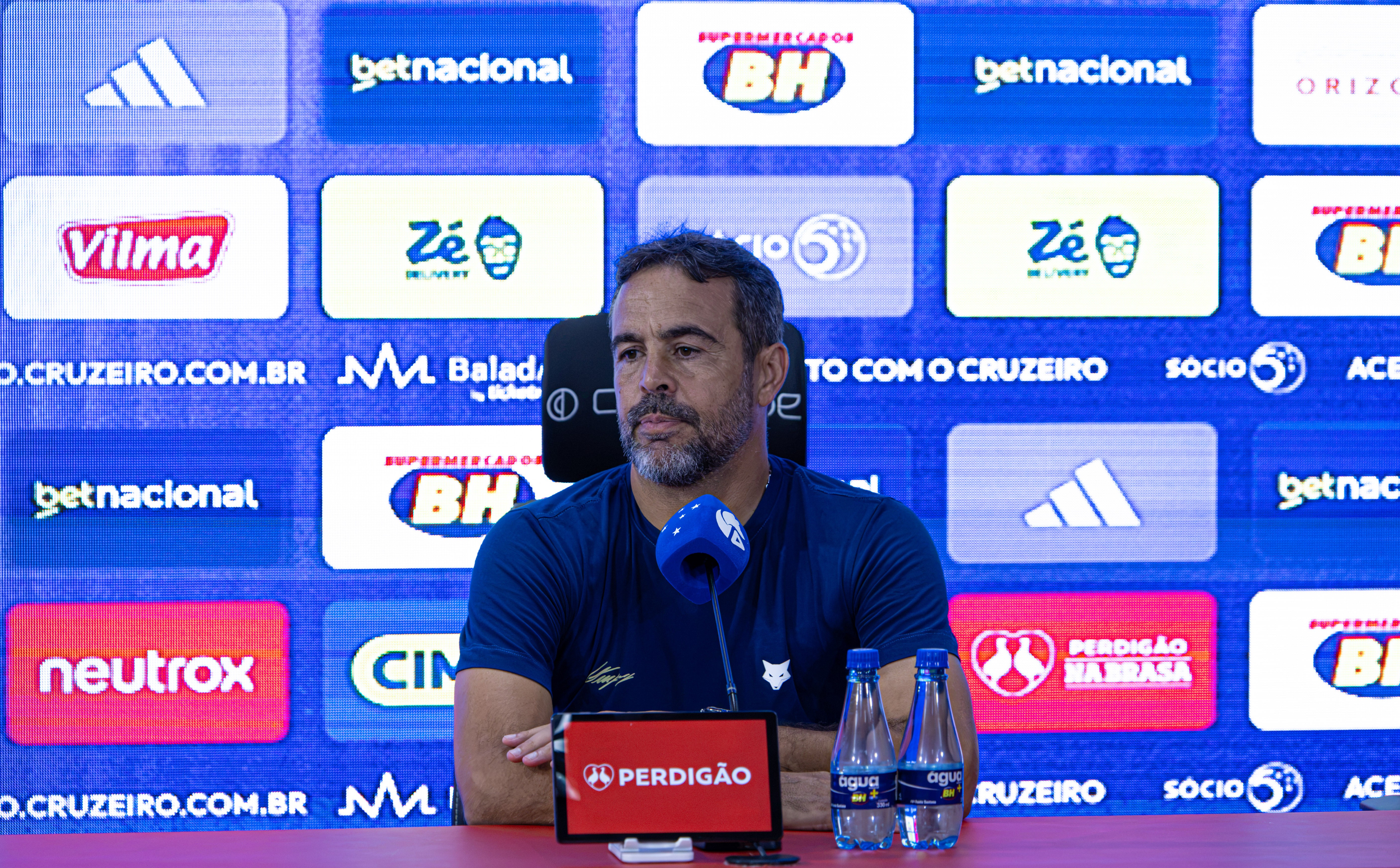 Artur Jorge destaca reação do  Cruzeiro após eliminações e mira G-5: "Objetivo, não uma obrigação"