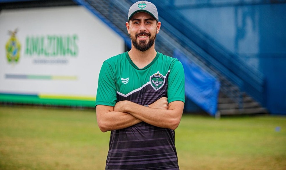 Jo&atilde;o Victor em sua primeira passagem como auxiliar do Manaus em 2023 &mdash; Foto: Ismael Monteiro