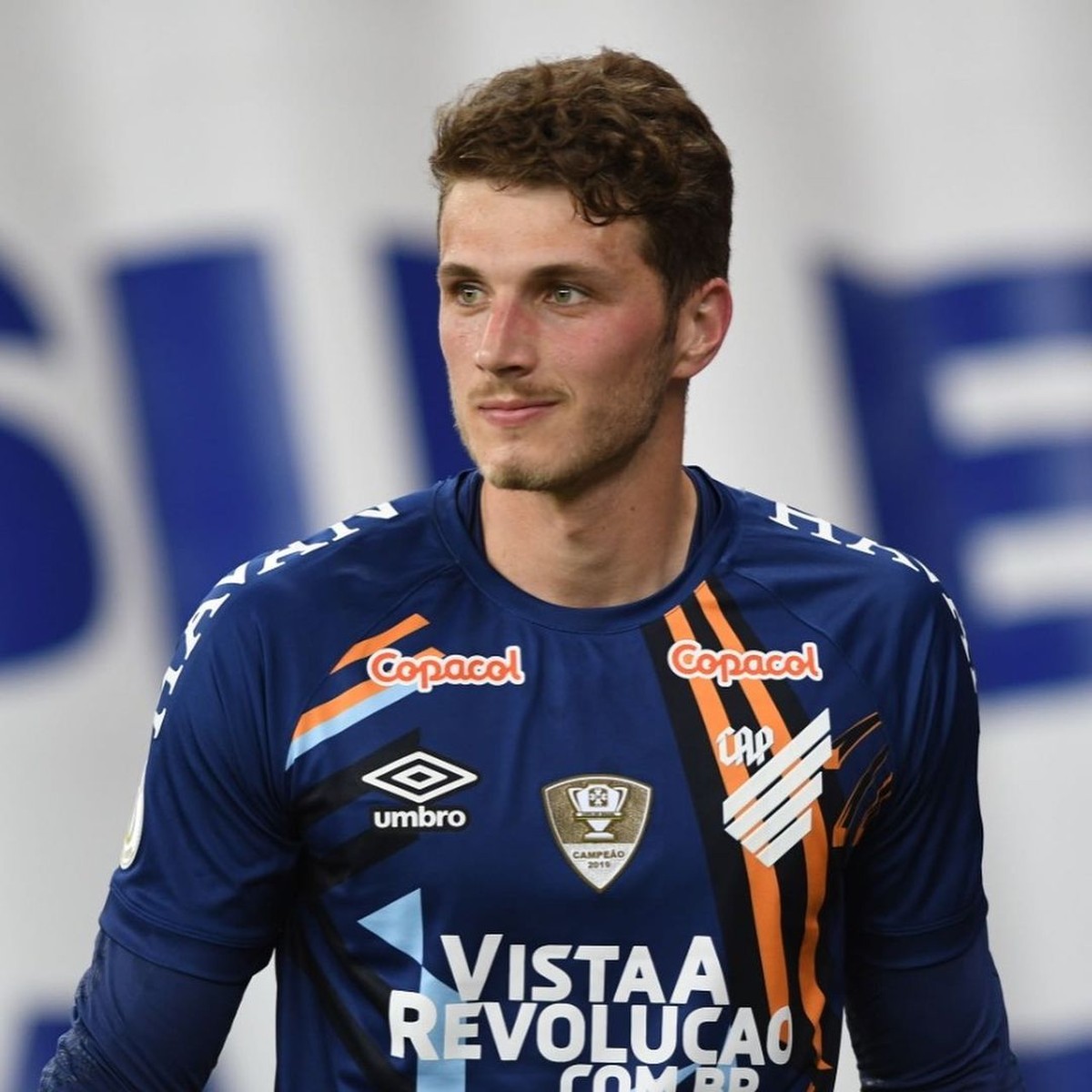 São Bento: goleiro do Athletico opera milagre e faz defesa incrível 