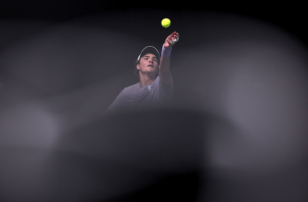 João Fonseca no Masters 1.000 de Paris — Foto: Julian Finney/Getty Images