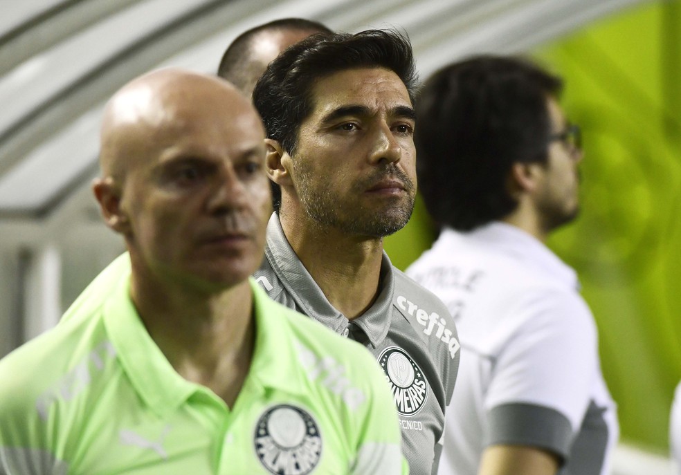 Abel Ferreira, do Palmeiras, na partida contra o Inter — Foto: Marcos Ribolli