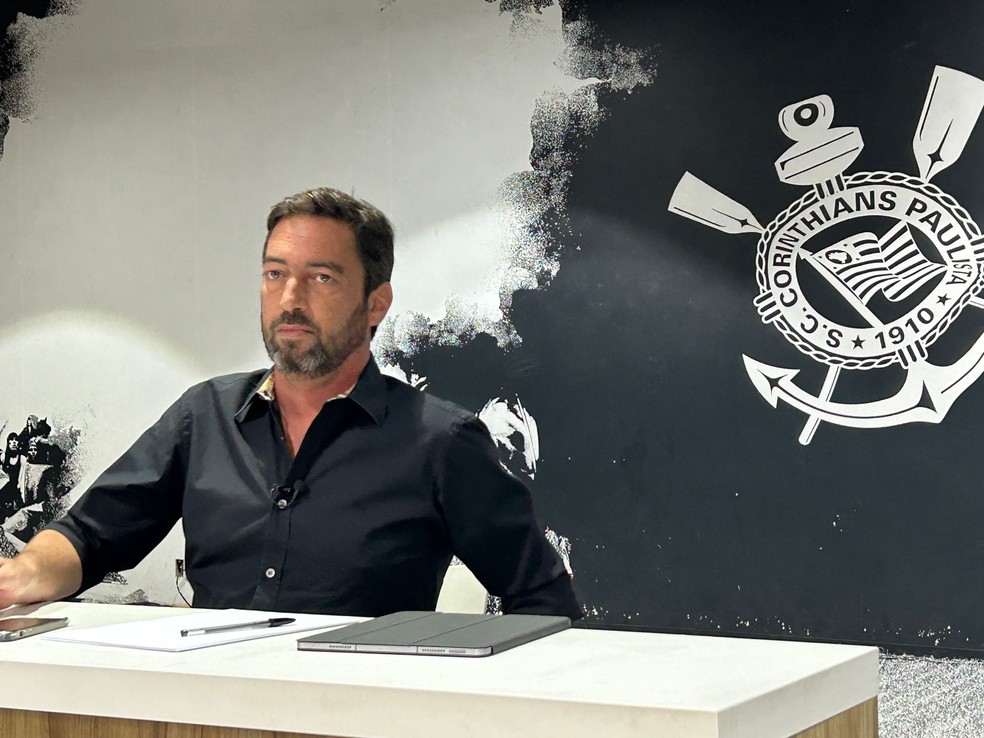 Presidente do Corinthians, Duilio Monteiro Alves, em sabatina — Foto: Marcelo Braga