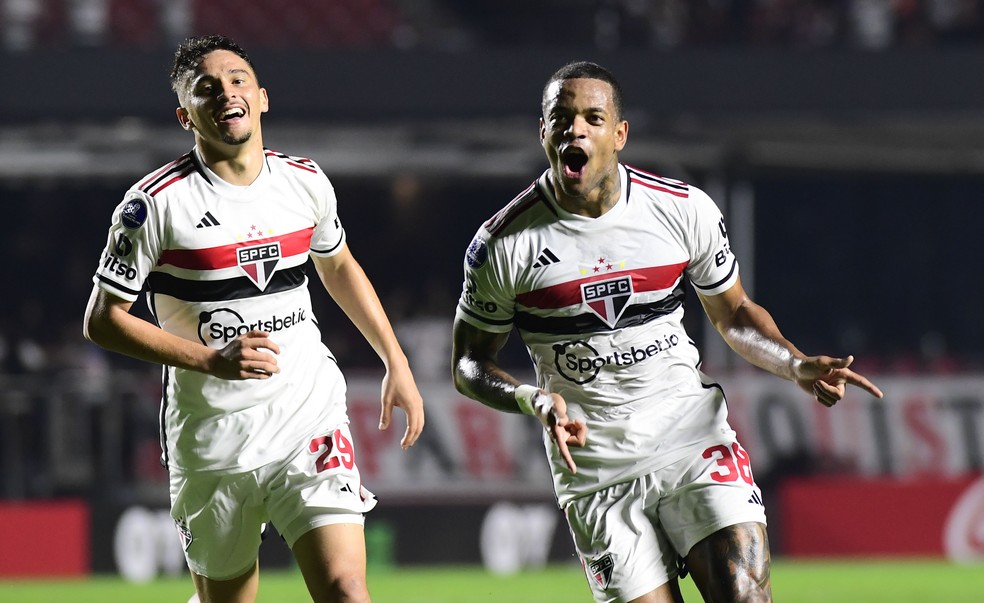 Gol de Caio Paulista em São Paulo x Tolima — Foto: Marcos Ribolli