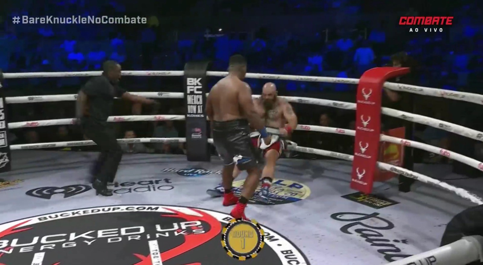Leonardo Perdomo nocauteia em 14s e mantém invencibilidade no BKFC; assista