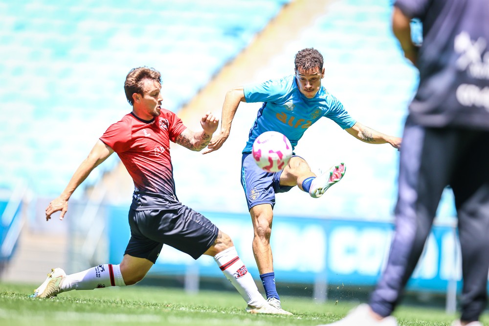 Reformulação para 2026? Grêmio anuncia saída de jogadores para 2026