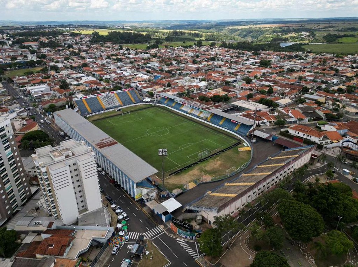 Marília limita retirada de ingressos após cambistas venderem entradas gratuitas para jogos do Corinthians na Copinha