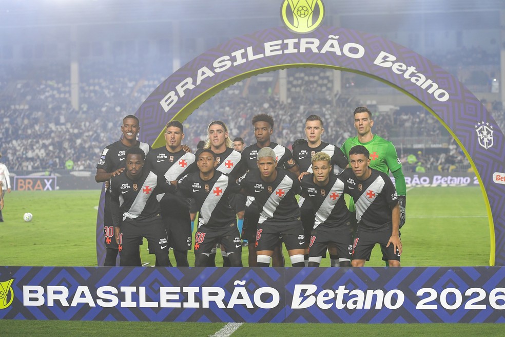 Jogadores do Vasco contra o Bragantino � Foto: Thiago Ribeiro/AGIF