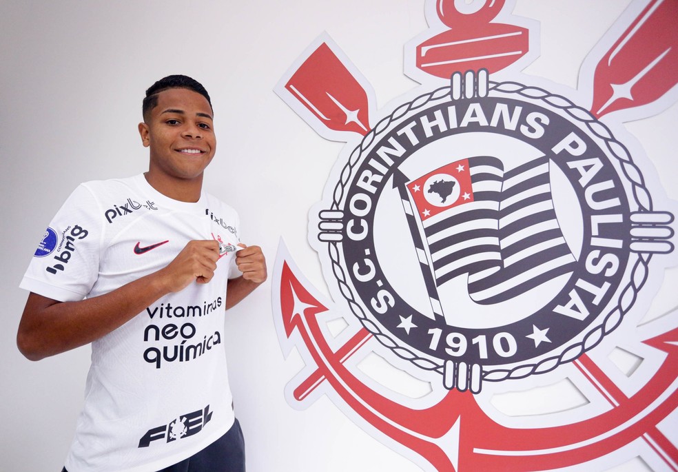 Corinthians recebe sondagem do PSG por atacante Wesley