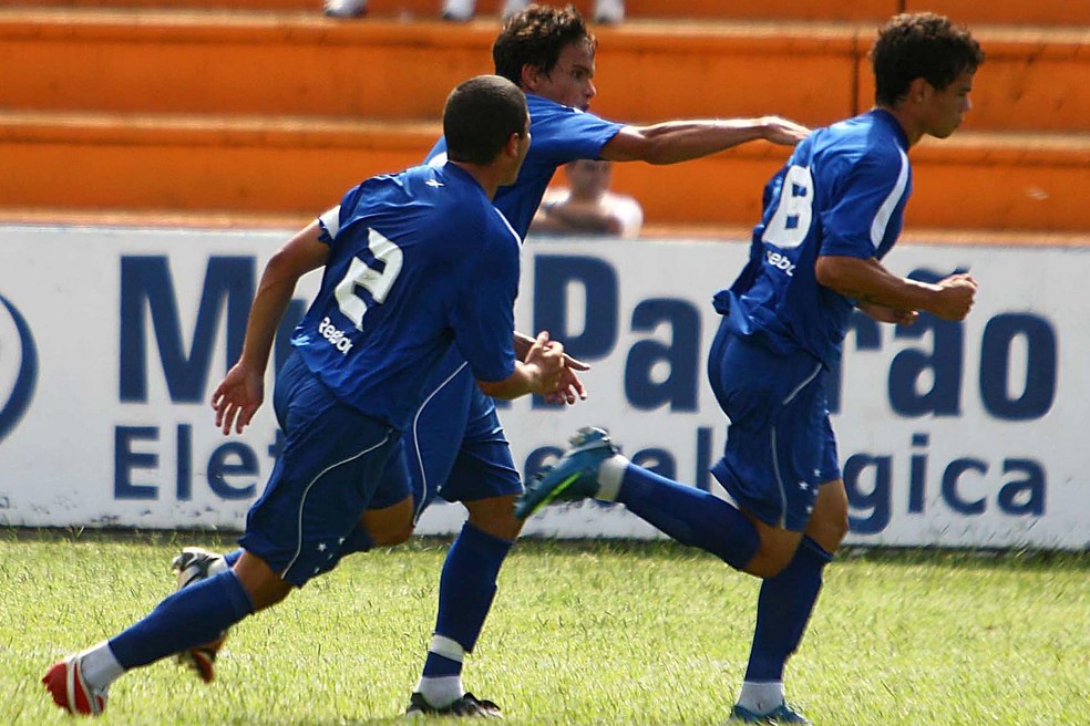 Bernardo comemora gol pelo Cruzeiro na Copinha em 2007  — Foto: Vipcomm/ Cruzeiro