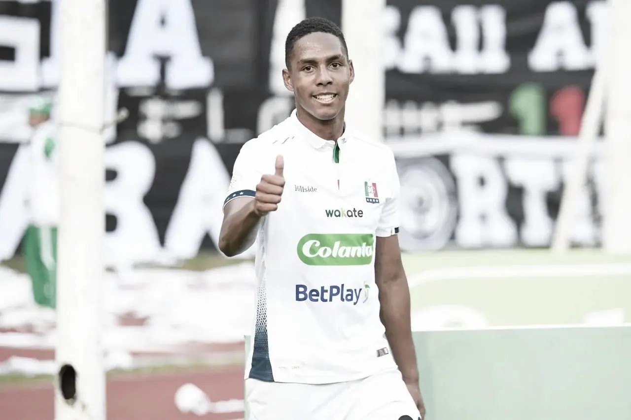 Athletico negocia contratação do volante Alejandro García