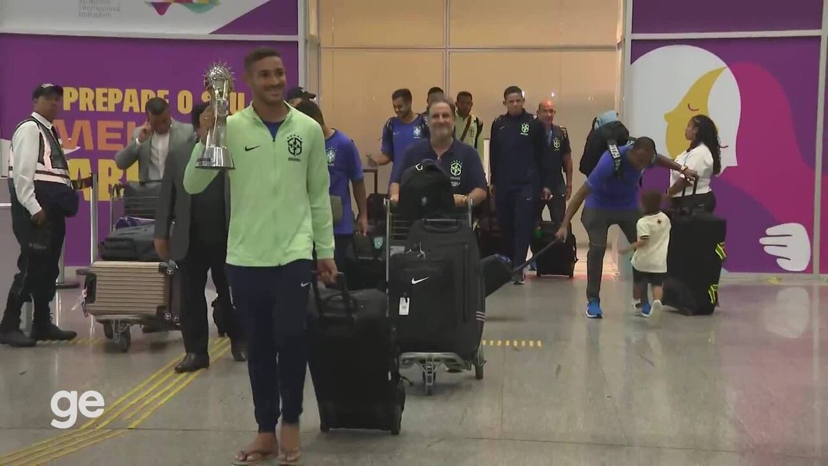 Six-time champion team on sand arrives in Brazil with Romario praised: 'They deserve it' |  Beach soccer