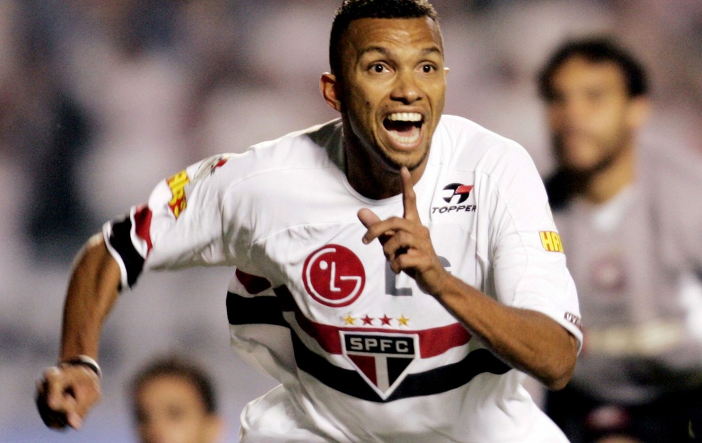 São Paulo comemora 15 anos do tri da Libertadores: relembre