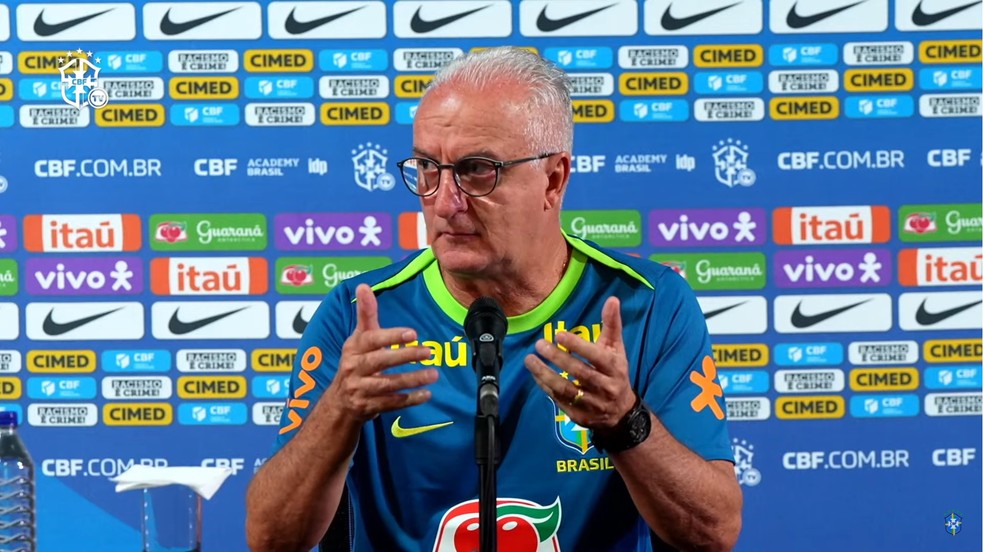 Dorival Júnior, técnico da seleção brasileira, em entrevista coletiva — Foto: Reprodução / CBF TV