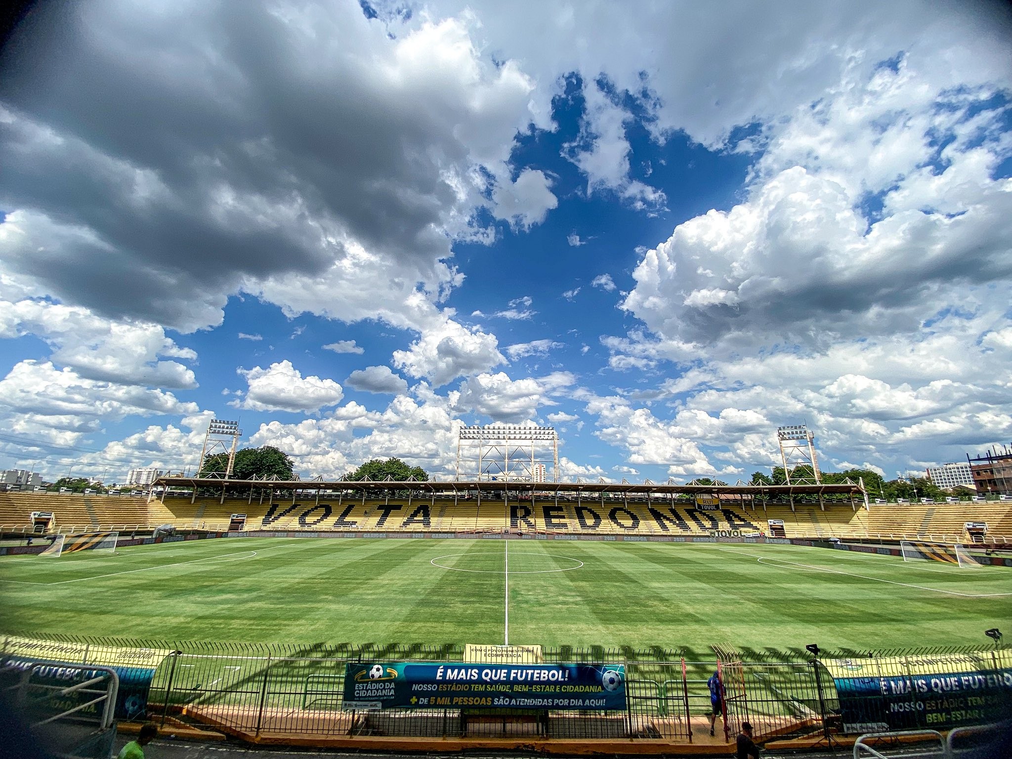 Flamengo e Portuguesa se enfrentam em duelo decisivo; saiba onde assistir ao vivo e as escalações!