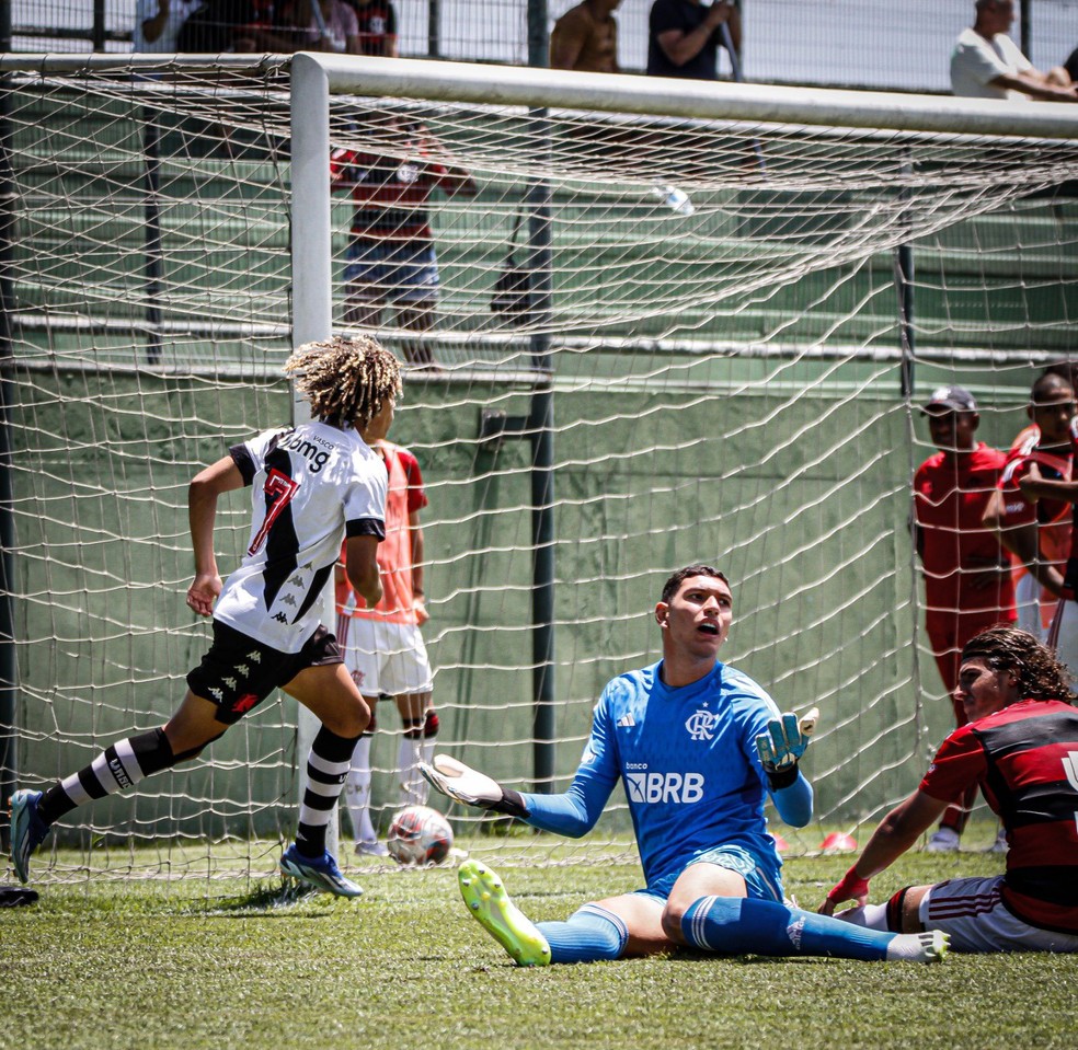 Vasco goleia Flamengo pelo Carioca Sub-17 — Foto: Matheus Lima/Vasco