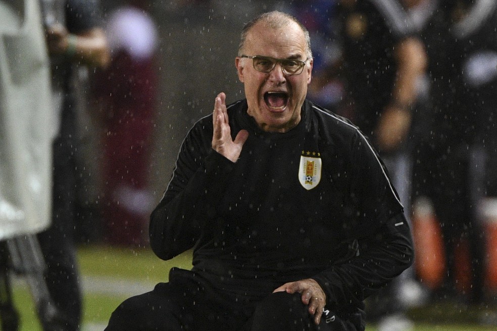 Bielsa, ex-treinador de Suárez na seleção do Uruguai