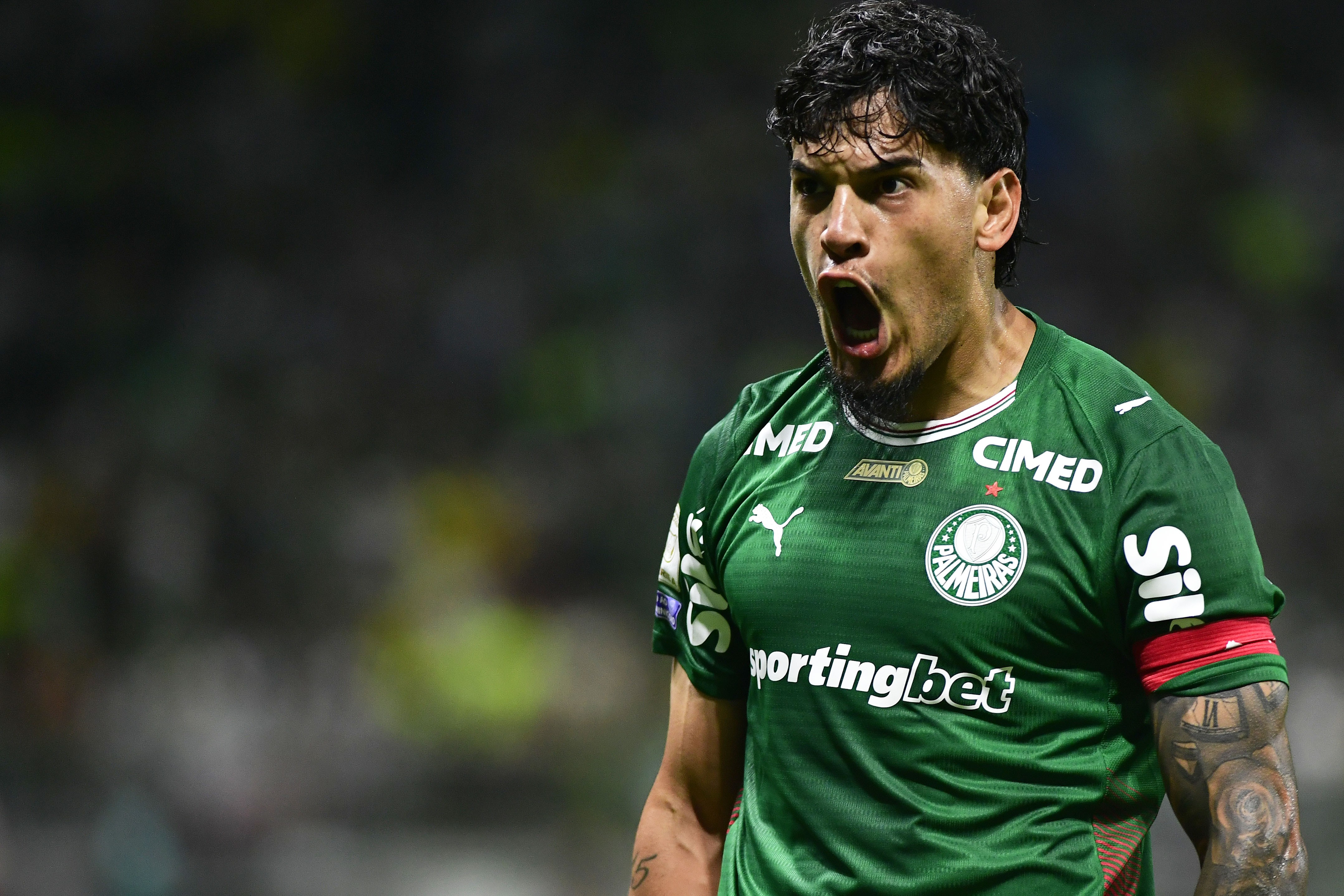 Com expulsão de Murilo e destaque de Gómez, Palmeiras assegura vitória decisiva