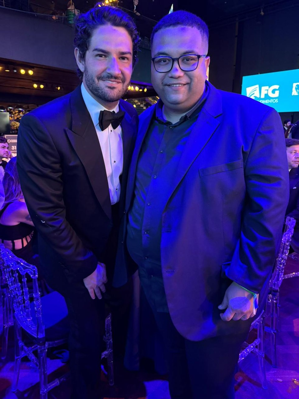 Leonardo Moraes e o atacante Alexandre Pato — Foto: Arquivo pessoal