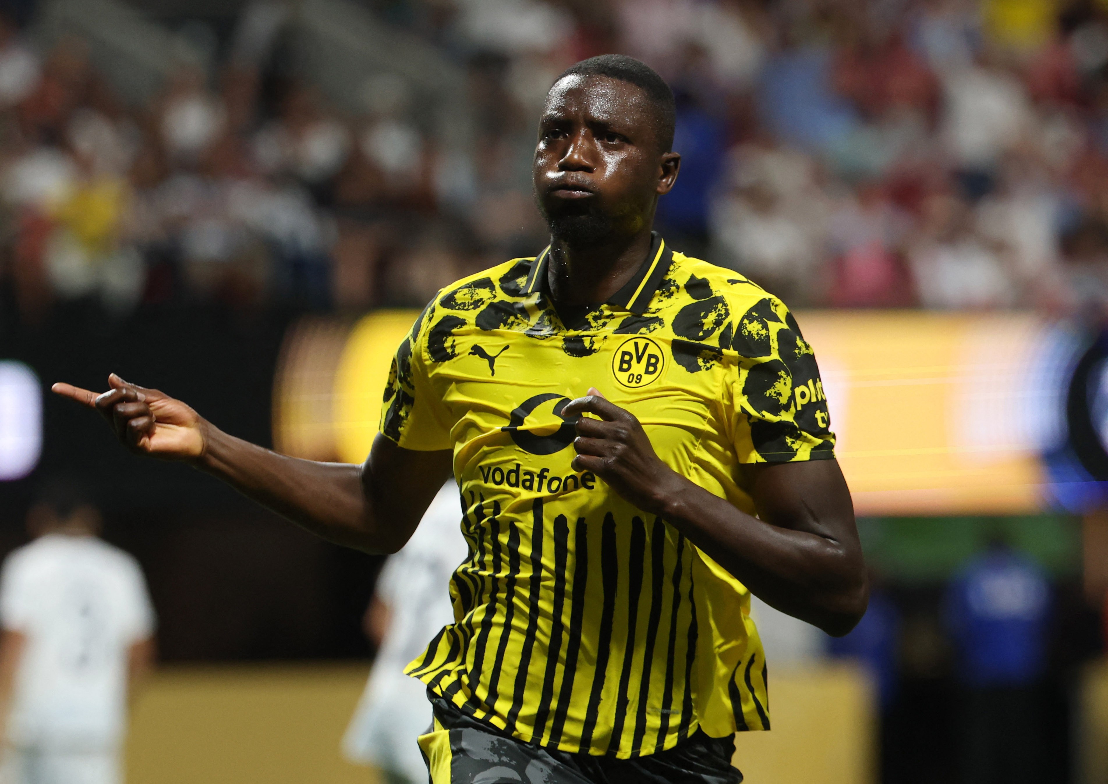 Dortmund oscila entre tempos e não reencontra melhor nível