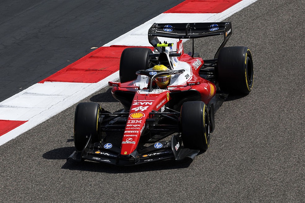 Lewis Hamilton criticou complexidade das regras da F1 2026 — Foto: Glenn Dunbar/LAT Images