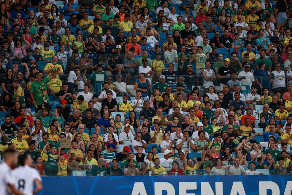 Torcida do Cuiabá na Arena Pantanal contra o Atlético-GO — Foto: AssCom Dourado