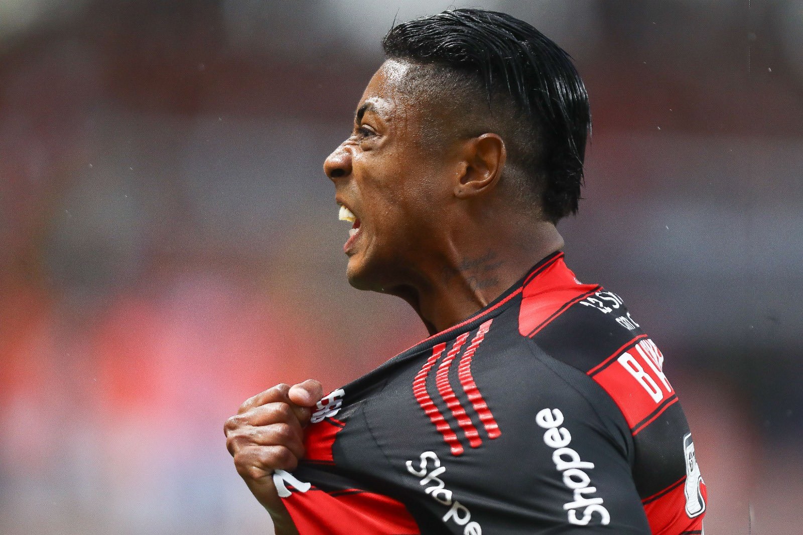 Bruno Henrique alcança marca histórica de 300 jogos pelo Flamengo neste domingo