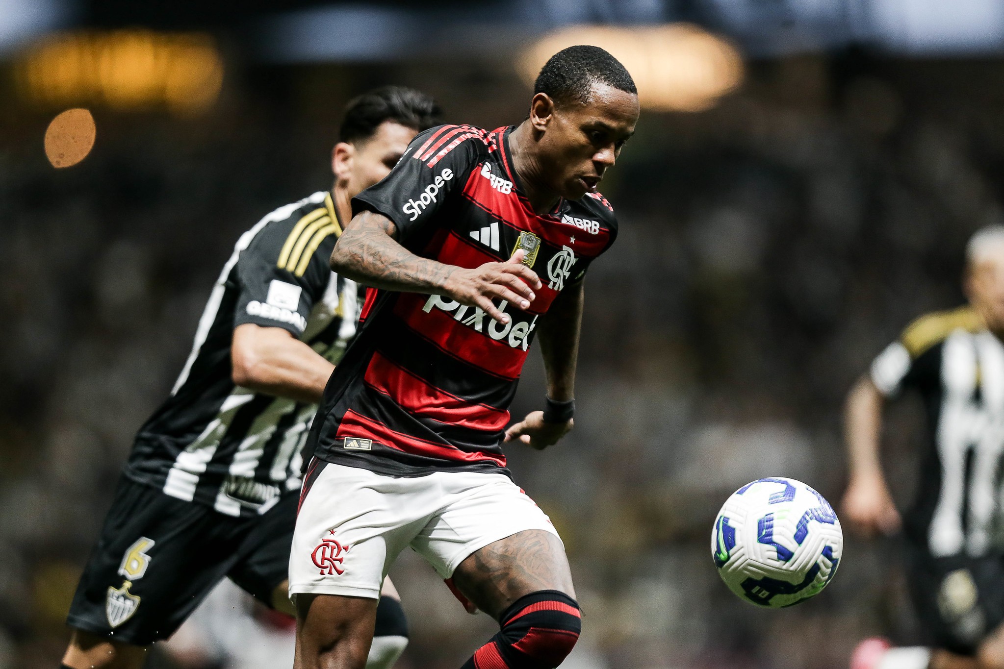 Wallace Yan se Desculpa com Torcida do Flamengo Após Pênalti Perdido na Copa do Brasil.