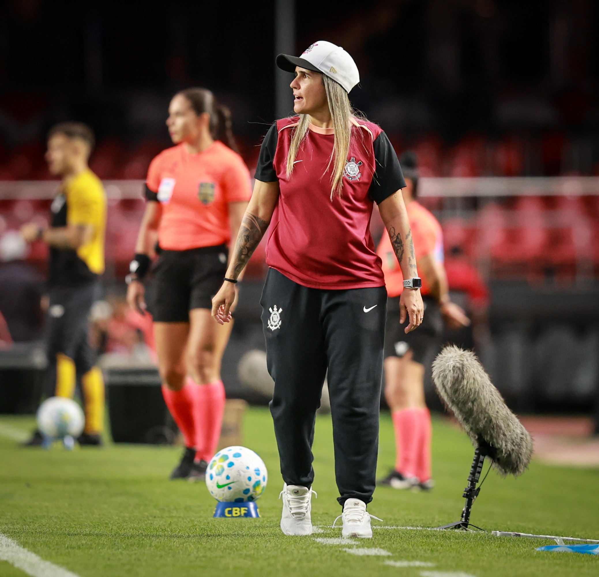 Emily Lima lamenta impacto da crise política no Corinthians: "Pode estourar a qualquer momento"