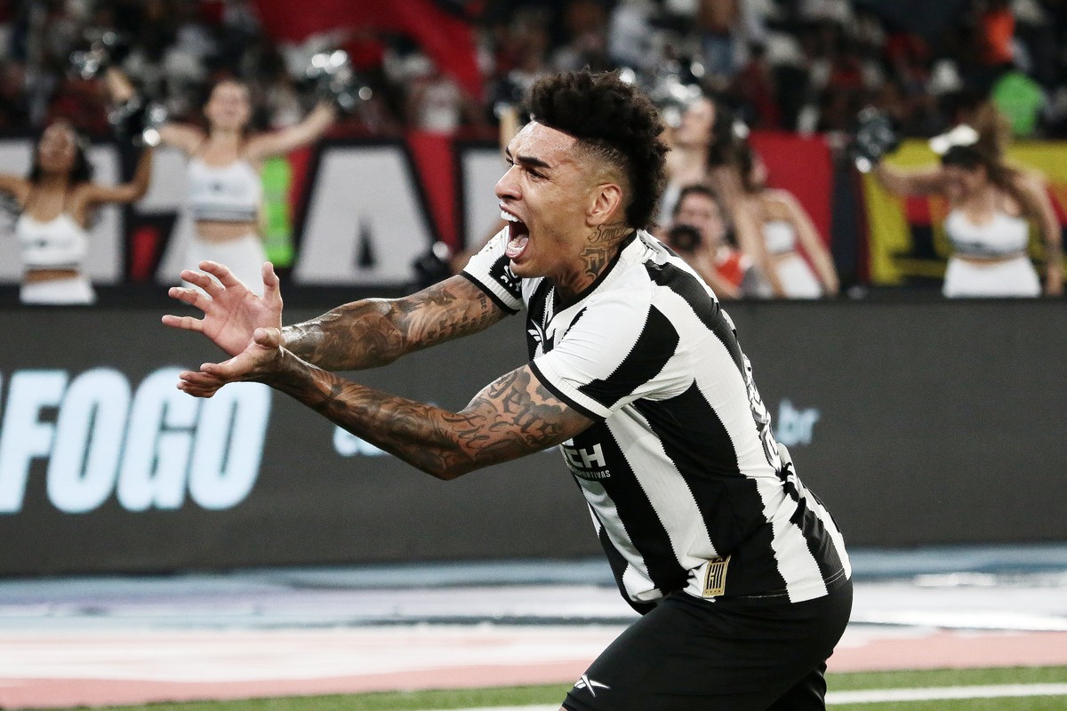 Análise das razões da goleada do Botafogo sobre o Flamengo.