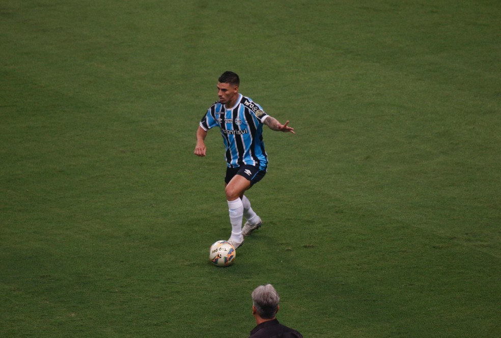 Mayk em vitória do Grêmio