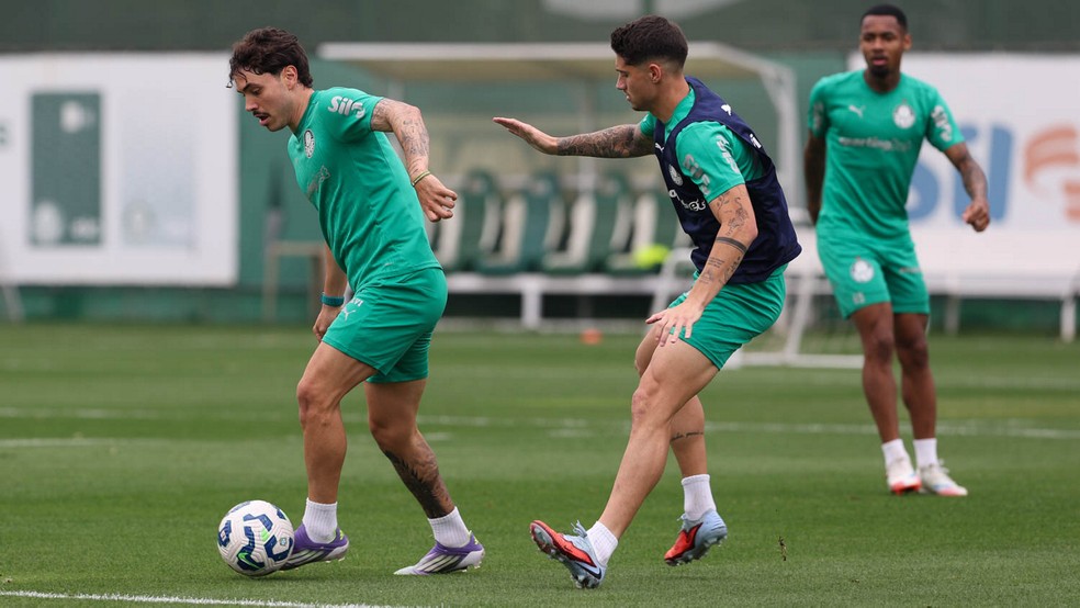 Mauricio e Emi Martínez em treino do Palmeiras