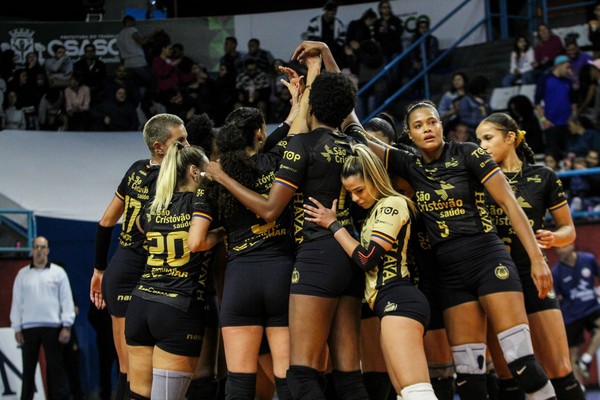 Campeonato Paulista de vôlei: Osasco leva susto, mas vira sobre Barueri e  segue invicto; Pinheiros faz duelo equilibrado com São Caetano e vence a  segunda