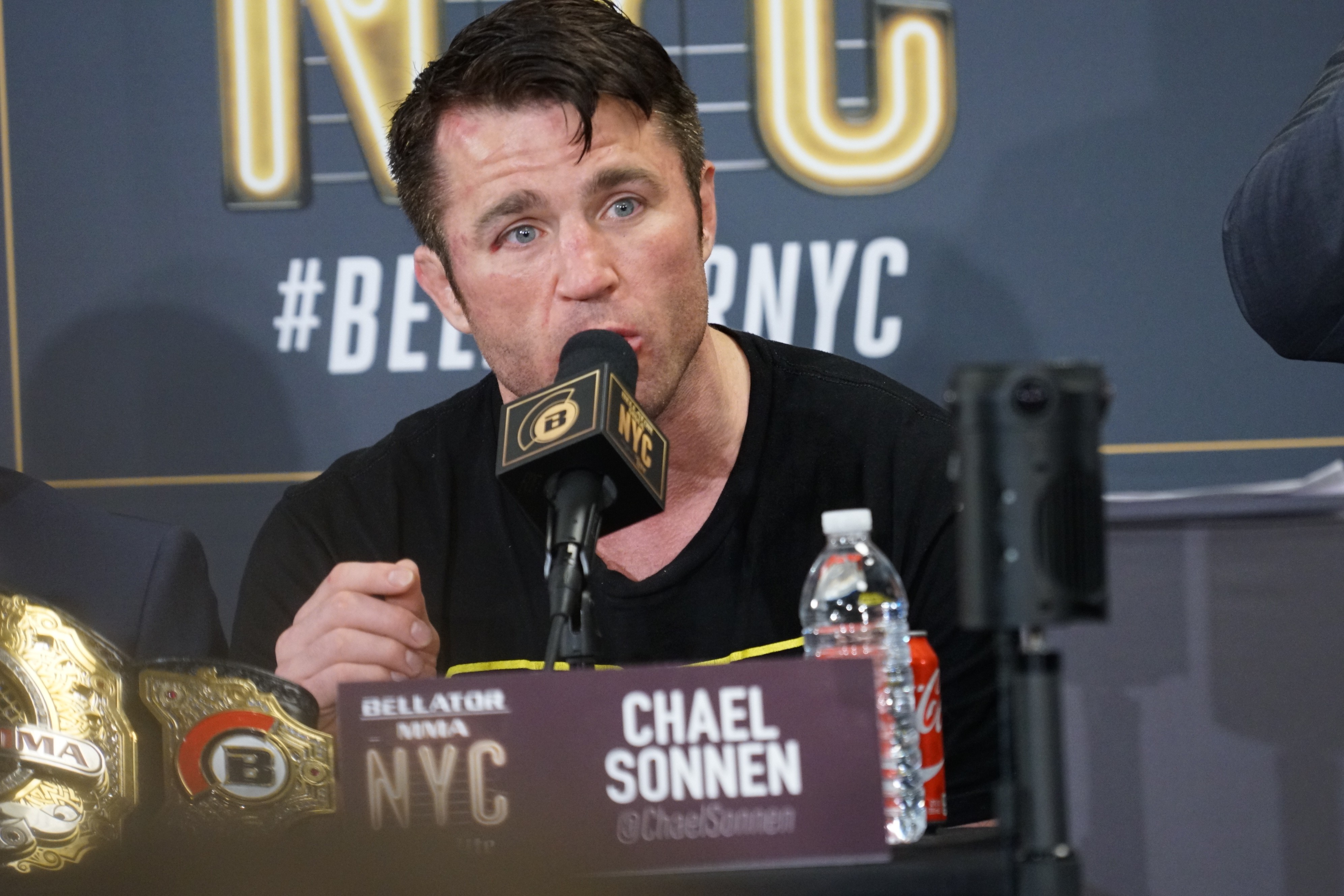 Chael Sonnen acredita que Ngannou x Jones pode ser a 